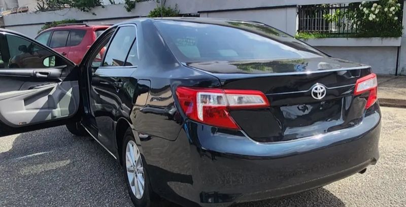 Thumbnail 2 of 2014 Toyota Camry